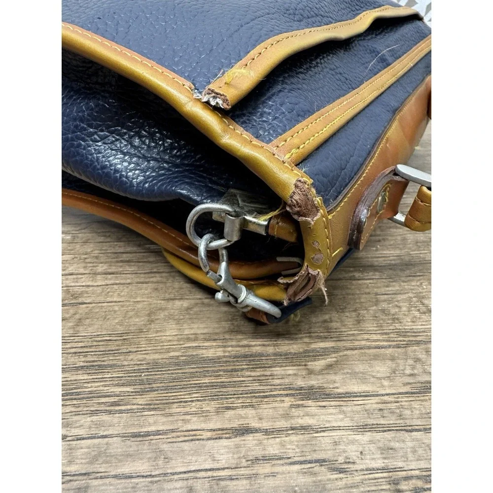 Vintage DOONEY & BOURKE blue leather Carrier‎ messenger bag purse